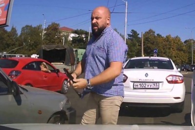 Kozak wyskoczył z batem do innego kierowcy. Szybko pożałował