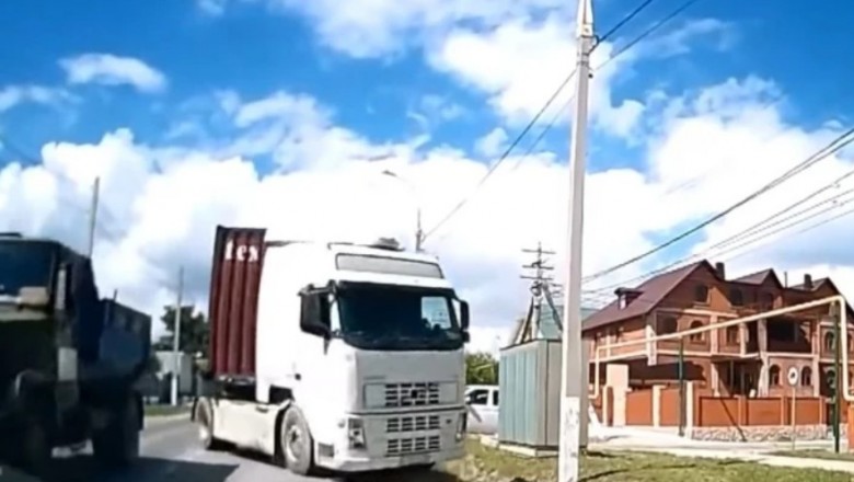 TIR kontra osobówka. Kto jest sprawcą w tej sytuacji