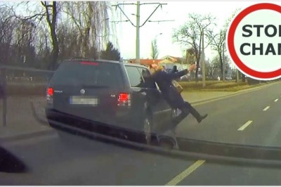 Chciała zdążyć na tramwaj, więc przebiegała 3 pasy drogi - Łódź 