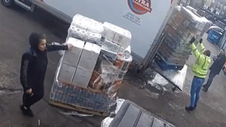Mistrzowski rozładunek busa. Weź to wytłumacz szefowi