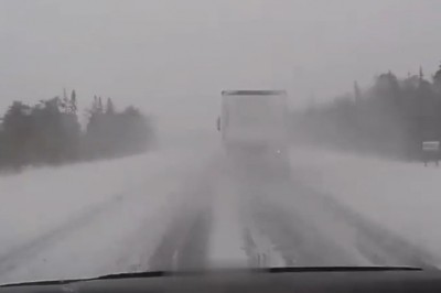 Kiedy przez śnieg nic nie widzisz, ale i tak jedziesz dalej 