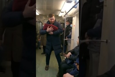 Jak sprawić, żeby ktoś Ci ustąpił miejsce w transporcie publicznym?