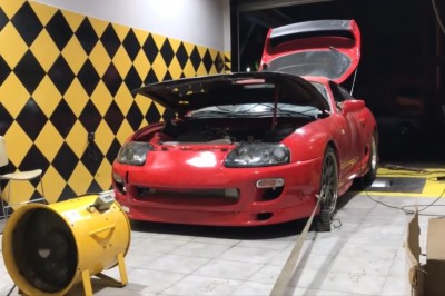 Opony w Suprze nie wytrzymują testu na hamowni 