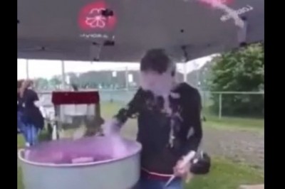 Kiedy dostałeś fuchę przy robieniu waty cukrowej na festynie 