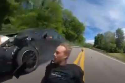 Kiedy masz konkretne spotkanie z osobówką, a Twój kask jest tylko dla ozdoby