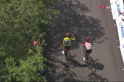 Rafał Majka gra w papier, kamień, nożyczki na finiszu wyścigu