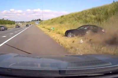 Kiedy cwaniakujesz Mercedesem na autostradzie i kończysz dachowaniem