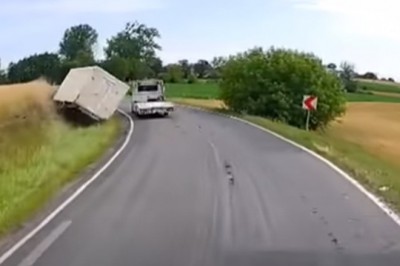 Specjaliści w holowaniu gubią na zakręcie przyczepę