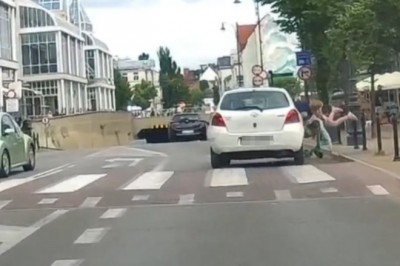 Samochodem wjechała w dwie osoby na hulajnodze - Sopot