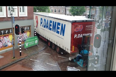 Kiedy nie możesz zmieścić się w zakręt, ale masz ze sobą wózek widłowy 