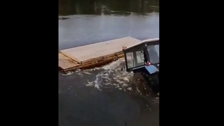 Mistrz transportu wodnego w akcji. Traktor jednak nie pływa
