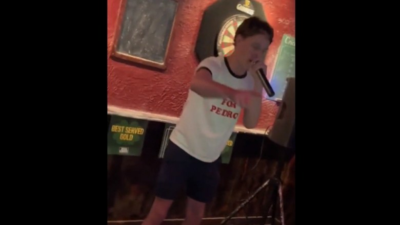 Kiedy wpadasz na scenę w klubie i zaginasz wszystkich imprezowiczów