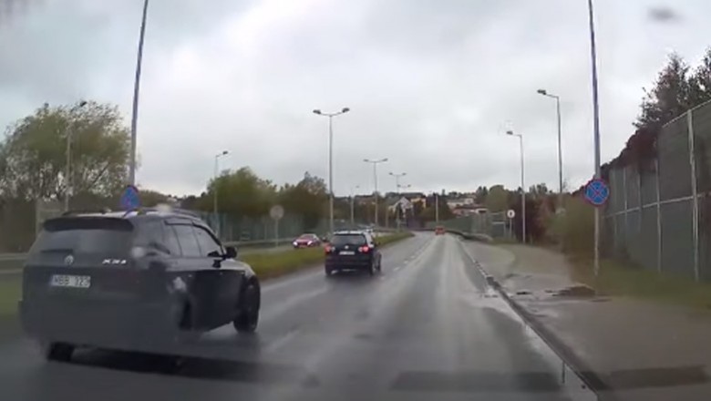 Rozbił swoje BMW na zakręcie, bo się bardzo spieszył - Bielsko-Biała