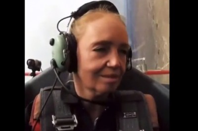 Zmieniła się ze staruszki w piękną dziewczynę dosłownie w kilka sekund