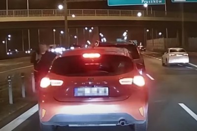 Zakorkował pas, bo zachciało mu się dyskutować na S2