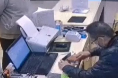 Pełen luzik serwisanta telefonów przy nietypowej naprawie