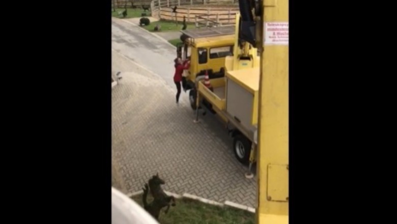 Operator podnośnika kontra kobieta. To jest konkretny żarcik