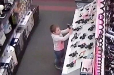 Dzieciak przy maszynkach do golenia. Co mogło pójść nie tak?