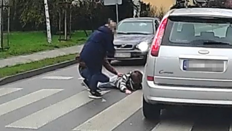 Potrącenie pieszego na przejściu w Oświęcimiu. Wszedł prosto pod auto