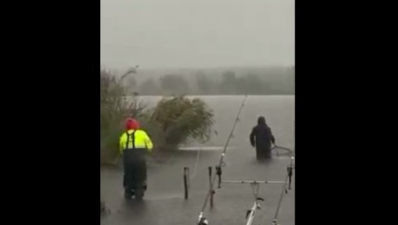 Gdy w czasie burzy siedzisz w wodzie, bo jesteś prawdziwym wędkarzem