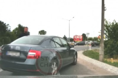 Agresywny kierowca Skody kontra policjanci. Szybka karma