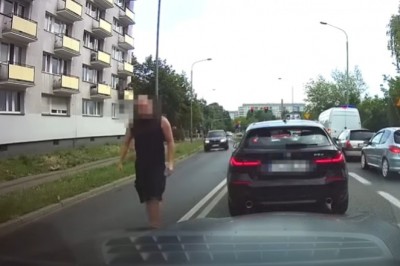 Cwaniak z BMW na siłę szukał zaczepki. Żenujące zachowanie