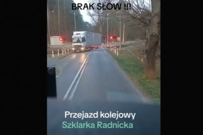 Woleli przejechać i zaryzykować zderzenie z pociągiem