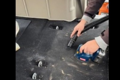 Rewelacyjny sposób na odkurzenie dywaników w samochodzie