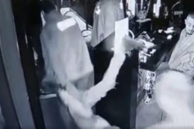 Ochroniarz i jego akcja z wyprowadzeniem typa z lokalu