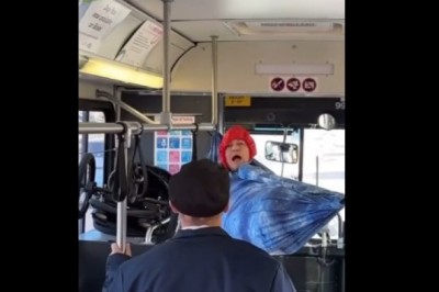 Ziomek rozwalił system rozwijając hamak w autobusie