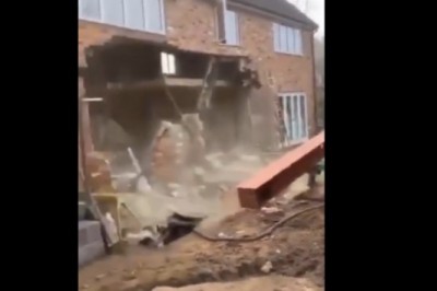 Ekipa budowlana która zdemolowała cały dom