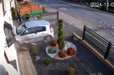 Miała 2,5 promila. Wjechała rozpędzona autem w dom