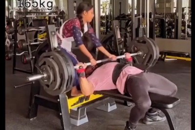 Kiedy koleżanka ma cię asekurować przy wyciskaniu 165kg