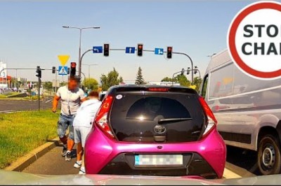 Obywatelski pościg za pijaną kobietą w Bydgoszczy. Nagranie z wideorejestratora