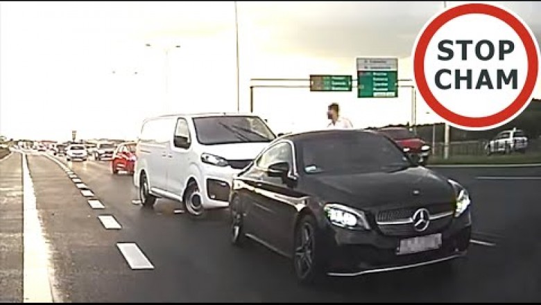 Bójka na ekspresówce? Kierowca Mercedesa wyskoczył z łapami do kierowcy busa na obwodnicy Warszawy