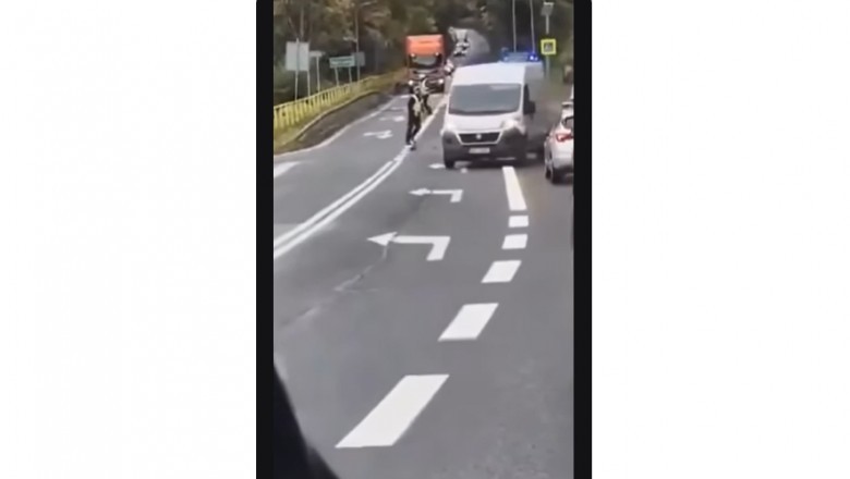 Nagranie z nieudanego zatrzymania busa przez polską policję. Strzały i kolczatka nie pomogły.