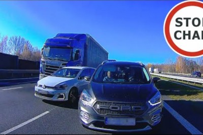 Tak się kończy jazda „na zderzaku”. Nagranie ze zderzenia trzech aut na A4