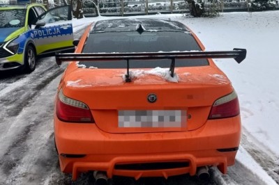 Mistrz kamuflażu w BMW wpadł, bo miał przepaloną żarówkę