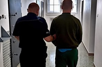 Zadzwonił na policję w Piekarach Śląskich, bo był poszukiwany. Wolał więzienie niż kłótnie z partnerką