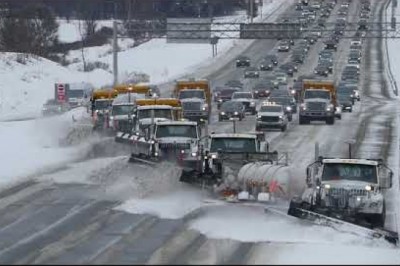 To jest dopiero odśnieżanie autostrady. Nasi drogowcy mogliby się uczyć