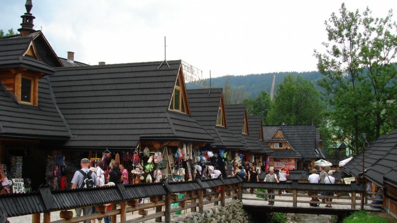 Krupówki bez „chińszczyzny”? Handlarzom nie spodobał się ten pomysł, chcą iść do sądu z burmistrzem