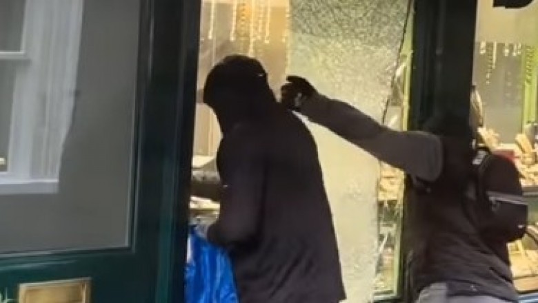 Napad na jubilera w Londynie w biały dzień. Udostępniono nagranie