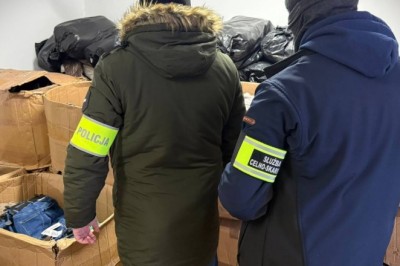 Podczas „livów” sprzedawali podrabianą odzież. Policja to przerwała i opublikowała nagranie