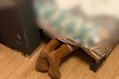 Postanowił schować się przed policjantami, jednak miał za krótkie łóżko