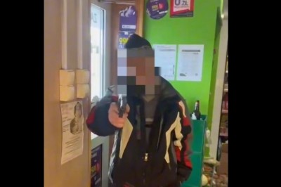 Miał 3-promile wycelował w ekspedientkę i zażądał papierosów. Ekspedientka nagrała zajście