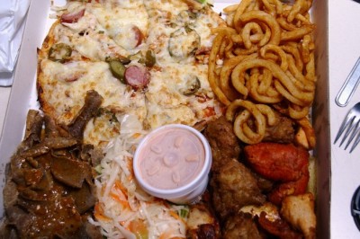 Munchy box - szkocki fast food, który mieści pół baru w jednym pudełku