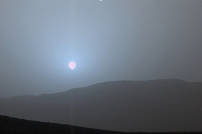 Niebieski zachód Słońca na Marsie. NASA pokazała niezwykłe ujęcia