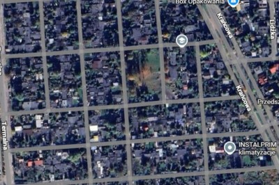 Działkowicze wybudowali domy na ogródkach działkowych. Teraz mają problem bo kuria sprzedała ziemię deweloperowi