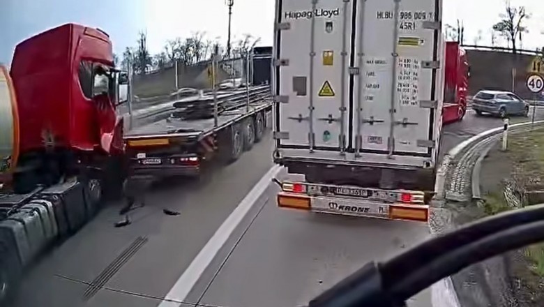 Kierowcy zawodowi dają popis jazdy czyli zderzenie 3 ciężarówek w kilka sekund