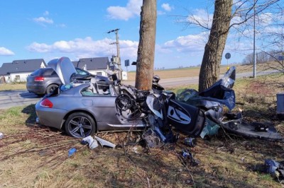 Z BMW została dosłownie miazga. Policja podejrzewa, że przyczyną była nadmierna prędkość